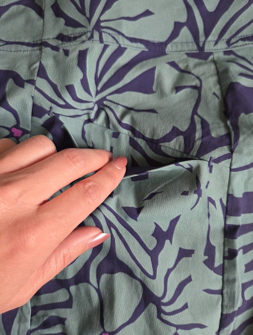 Title Nine Tropical Leaf Print Teal & Navy Board Shorts Large - Picture 7 of 7